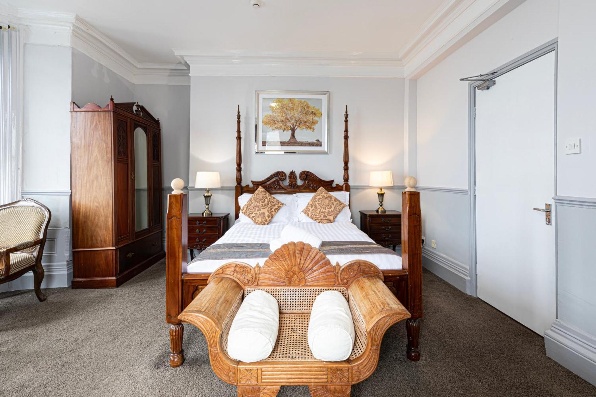 The Manor Hotel 兰迪德诺 外观 照片